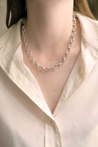 COLLIER ISA